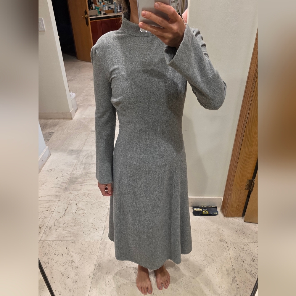 Elegant Gray Long-Sleeve Dress
